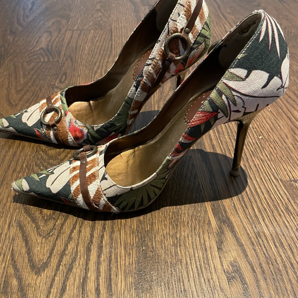 Aldo jungle print shoes 6.5
